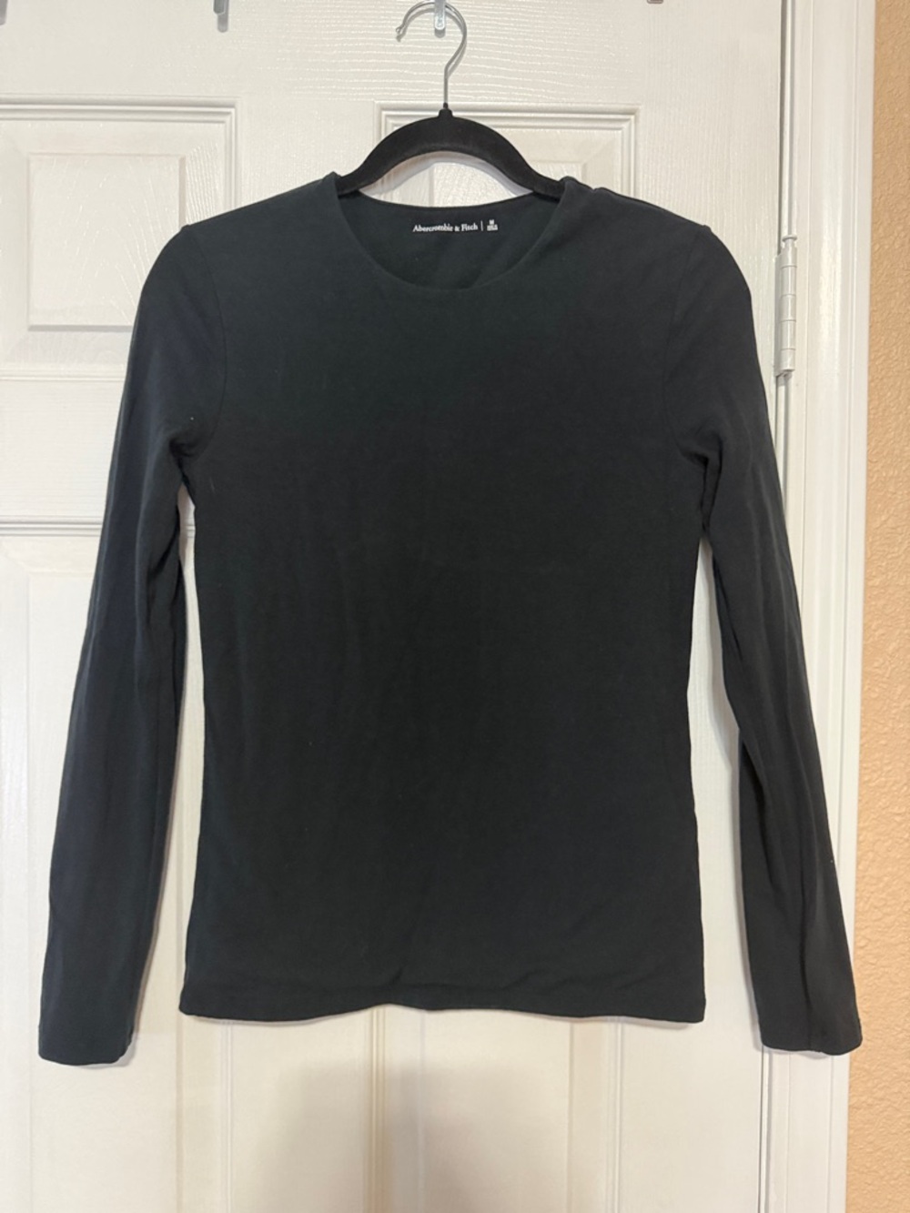 Abercrombie & Fitch Black Long Sleeve Crew Top